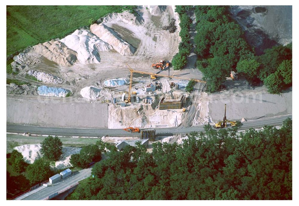 Aerial image Ludwigsfelde/ Genshagener Heide (Brandenburg) - Blick auf den im Bau befindlichen Schienenübergang bei der Kramer-Kurve zwischen Anhalter Bahn und Berliner Außenring (BAR)