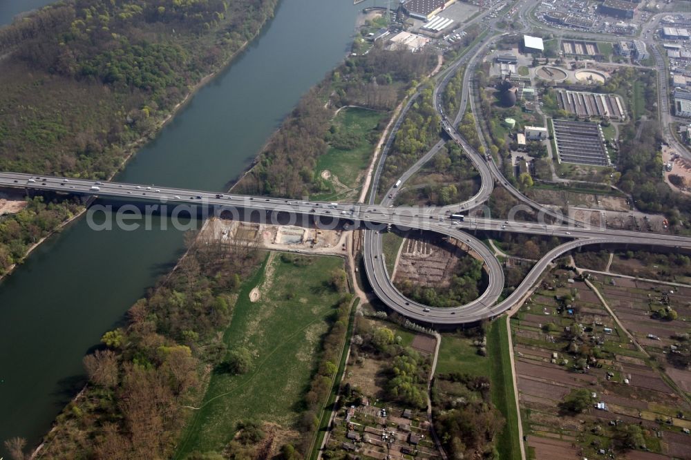 Mainz Mombach from the bird's eye view: Construction site of the Schiersteiner bridge from Mainz to Wiesbaden