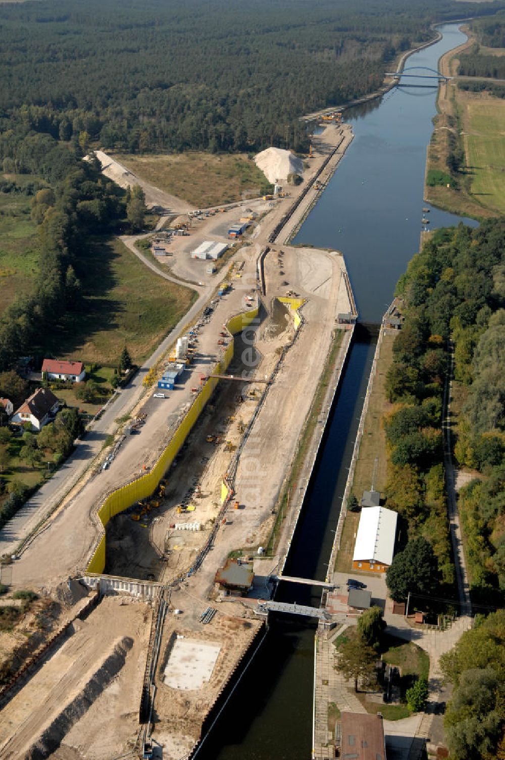 Aerial image Wusterwitz - Blick auf die Baustelle vom Neubau der 2. Schleuse Wusterwitz. Ein Projekt des WSV: Wasserstraßen-Neubauamt Magdeburg, 39106 Magdeburg, Tel. +49(0)391 535-0, email: wna-magdeburg@wsv.bund.de