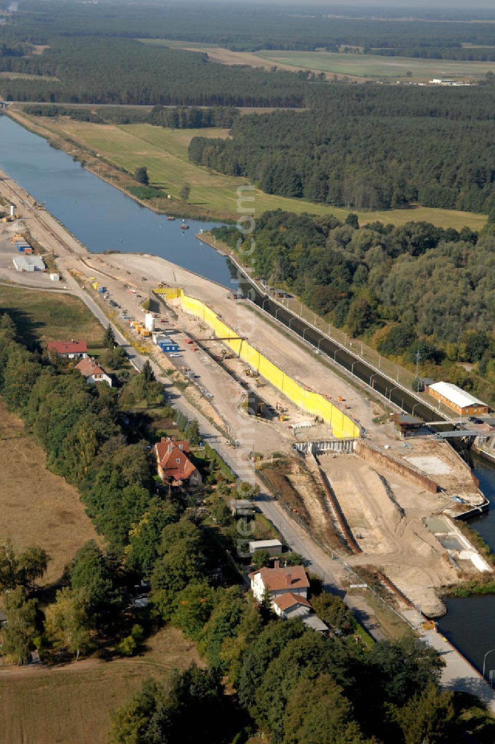 Wusterwitz from the bird's eye view: Blick auf die Baustelle vom Neubau der 2. Schleuse Wusterwitz. Ein Projekt des WSV: Wasserstraßen-Neubauamt Magdeburg, 39106 Magdeburg, Tel. +49(0)391 535-0, email: wna-magdeburg@wsv.bund.de