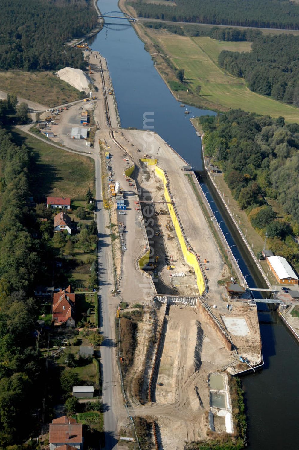 Aerial photograph Wusterwitz - Blick auf die Baustelle vom Neubau der 2. Schleuse Wusterwitz. Ein Projekt des WSV: Wasserstraßen-Neubauamt Magdeburg, 39106 Magdeburg, Tel. +49(0)391 535-0, email: wna-magdeburg@wsv.bund.de