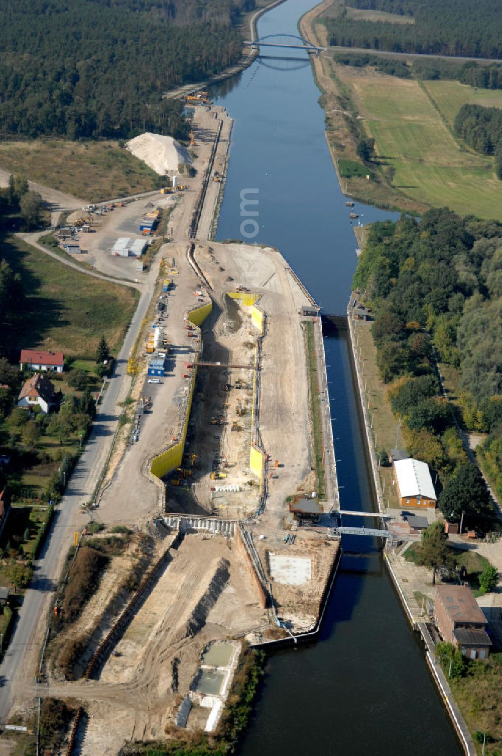 Wusterwitz from above - Blick auf die Baustelle vom Neubau der 2. Schleuse Wusterwitz. Ein Projekt des WSV: Wasserstraßen-Neubauamt Magdeburg, 39106 Magdeburg, Tel. +49(0)391 535-0, email: wna-magdeburg@wsv.bund.de