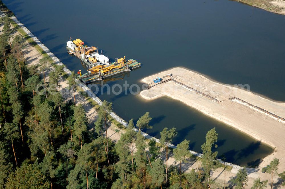 Wusterwitz from the bird's eye view: Blick auf die Baustelle vom Neubau der 2. Schleuse Wusterwitz. Ein Projekt des WSV: Wasserstraßen-Neubauamt Magdeburg, 39106 Magdeburg, Tel. +49(0)391 535-0, email: wna-magdeburg@wsv.bund.de