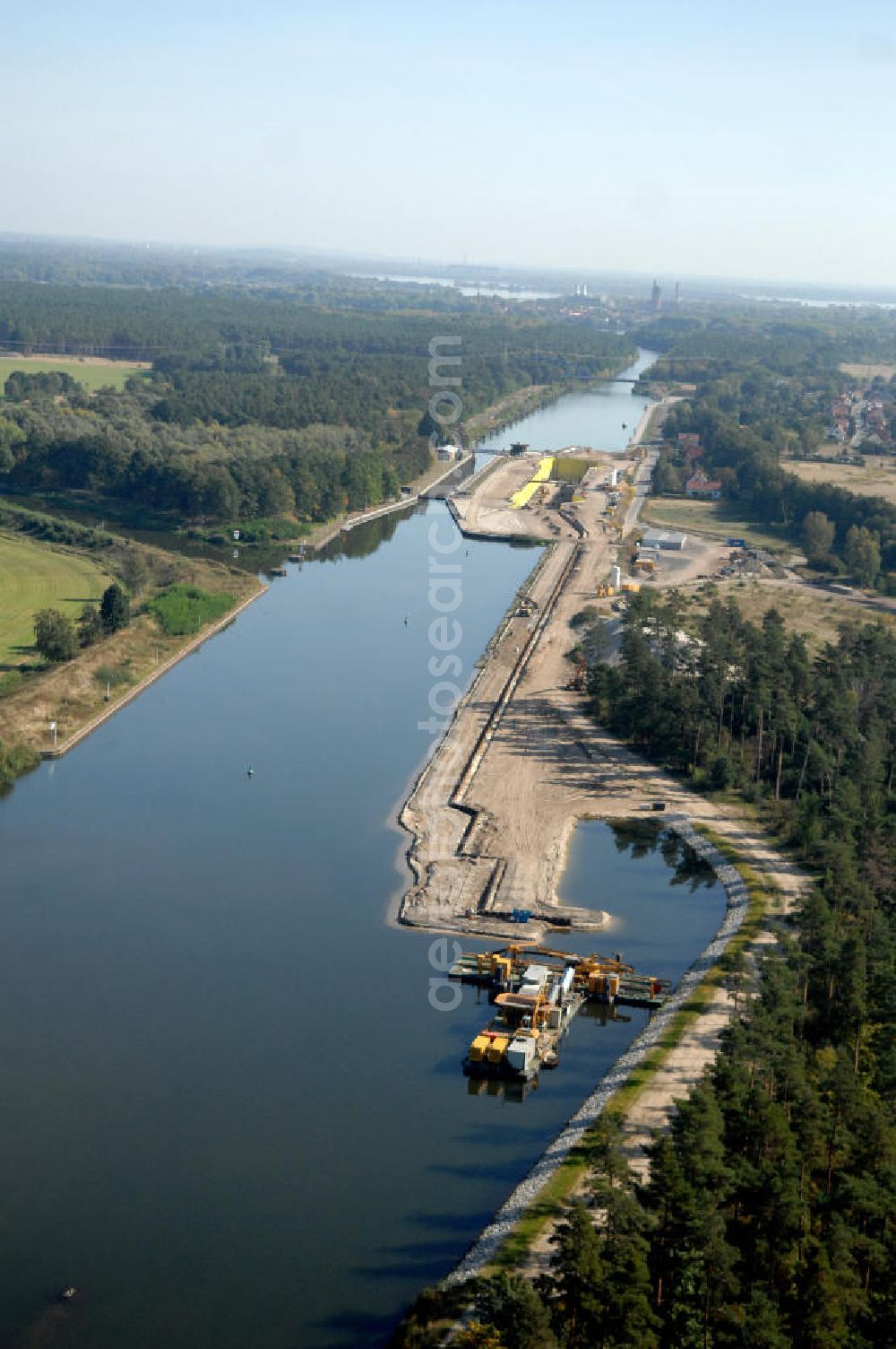 Wusterwitz from above - Blick auf die Baustelle vom Neubau der 2. Schleuse Wusterwitz. Ein Projekt des WSV: Wasserstraßen-Neubauamt Magdeburg, 39106 Magdeburg, Tel. +49(0)391 535-0, email: wna-magdeburg@wsv.bund.de