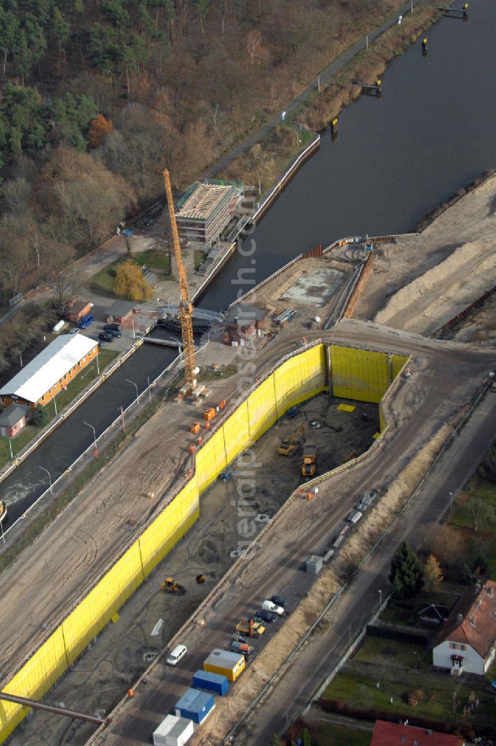 Wusterwitz from the bird's eye view: Blick auf die Baustelle vom Neubau der 2. Schleuse Wusterwitz. Ein Projekt des WSV: Wasserstraßen-Neubauamt Magdeburg, 39106 Magdeburg, Tel. +49(0)391 535-0, email: wna-magdeburg@wsv.bund.de