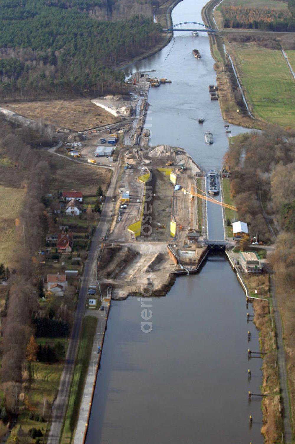 Aerial photograph Wusterwitz - Blick auf die Baustelle vom Neubau der 2. Schleuse Wusterwitz. Ein Projekt des WSV: Wasserstraßen-Neubauamt Magdeburg, 39106 Magdeburg, Tel. +49(0)391 535-0, email: wna-magdeburg@wsv.bund.de