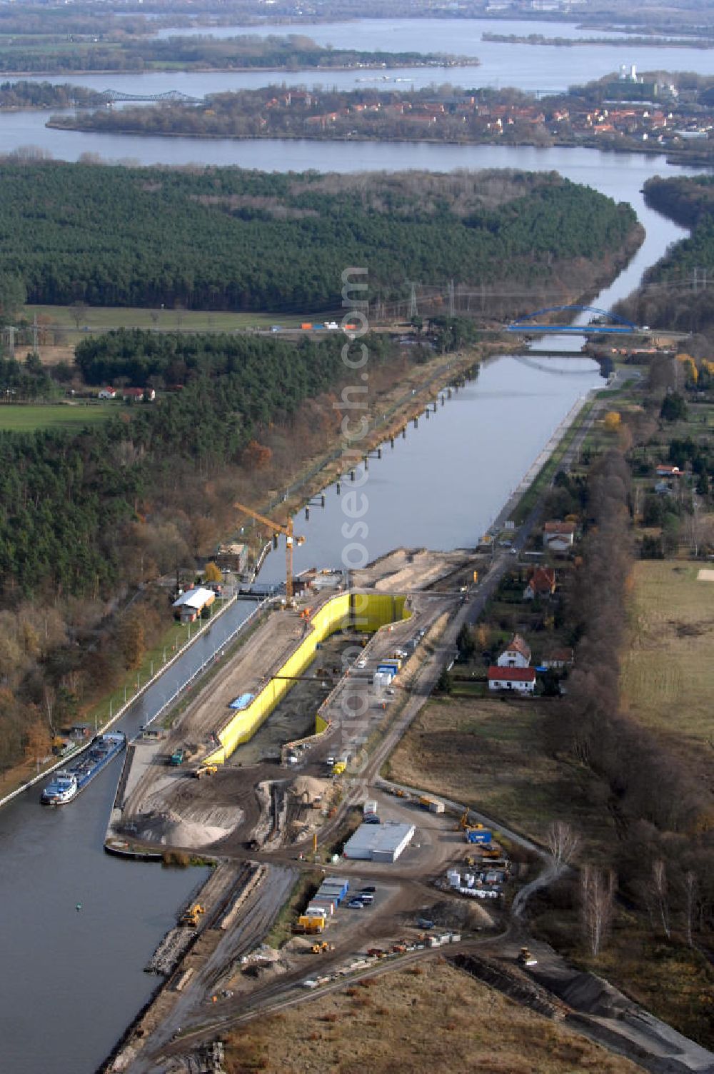 Aerial photograph Wusterwitz - Blick auf die Baustelle vom Neubau der 2. Schleuse Wusterwitz. Ein Projekt des WSV: Wasserstraßen-Neubauamt Magdeburg, 39106 Magdeburg, Tel. +49(0)391 535-0, email: wna-magdeburg@wsv.bund.de