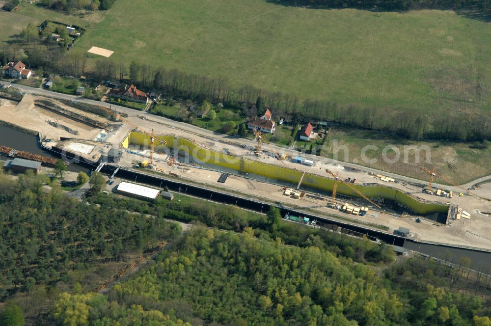 Wusterwitz from the bird's eye view: Blick auf die Erweiterungsbaustelle der Schleuse Wusterwitz. Ein Projekt des WSV: Wasserstraßen-Neubauamt Magdeburg, View of the construction site of the expansion lock Wusterwitz.