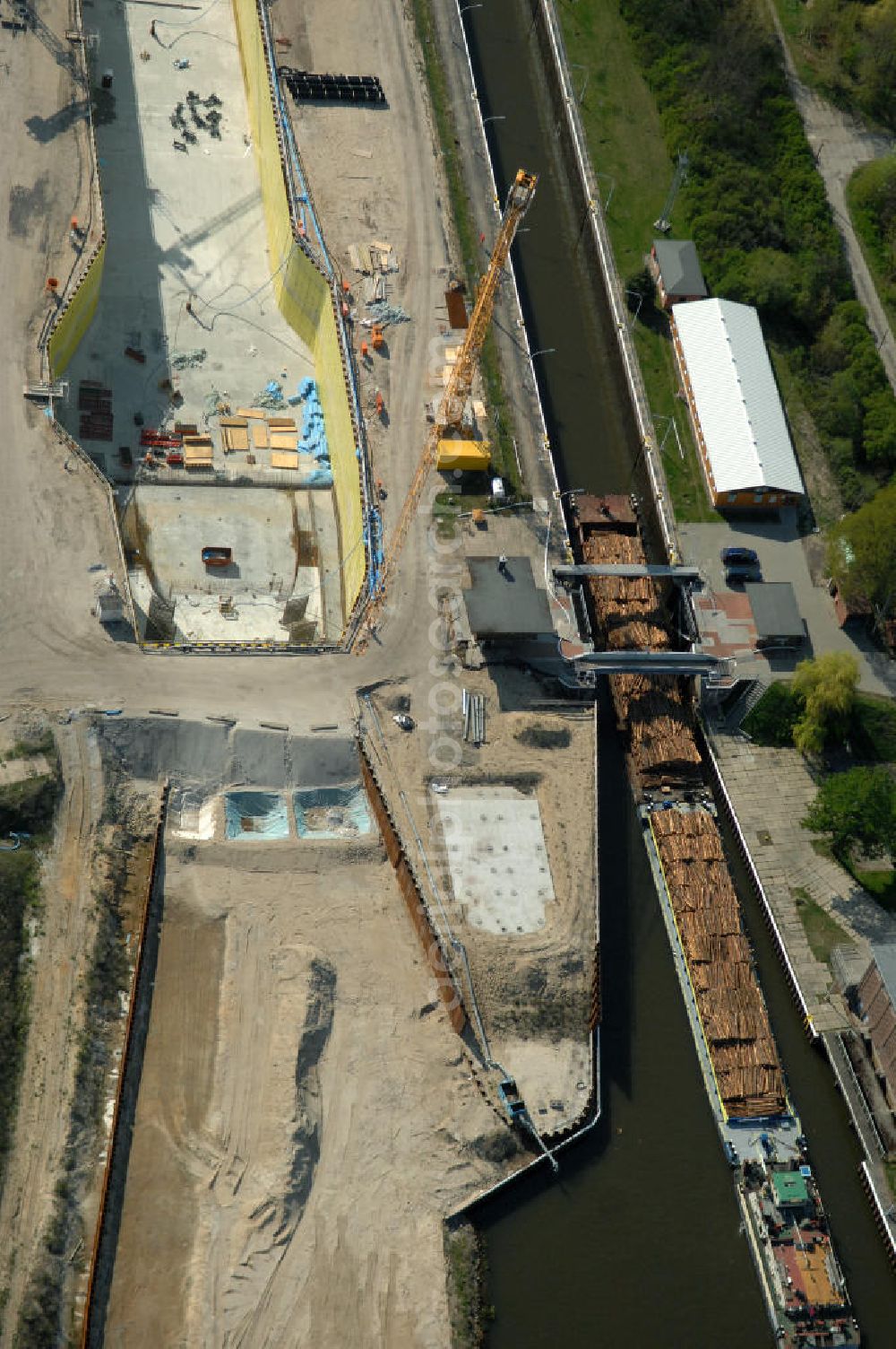 Aerial photograph Wusterwitz - Blick auf die Erweiterungsbaustelle der Schleuse Wusterwitz. Ein Projekt des WSV: Wasserstraßen-Neubauamt Magdeburg, View of the construction site of the expansion lock Wusterwitz.