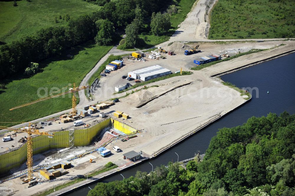 Wusterwitz from the bird's eye view: Blick auf die Erweiterungsbaustelle der Schleuse Wusterwitz. Ein Projekt des WSV: Wasserstraßen-Neubauamt Magdeburg, View of the construction site of the expansion lock Wusterwitz.