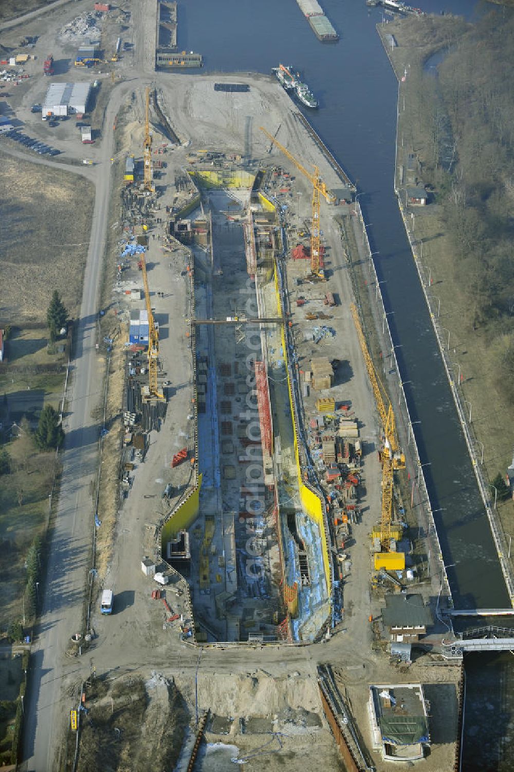 Wusterwitz from the bird's eye view: Blick auf die Erweiterungsbaustelle der Schleuse Wusterwitz. Ein Projekt des WSV: Wasserstraßen-Neubauamt Magdeburg, View of the construction site of the expansion lock Wusterwitz.