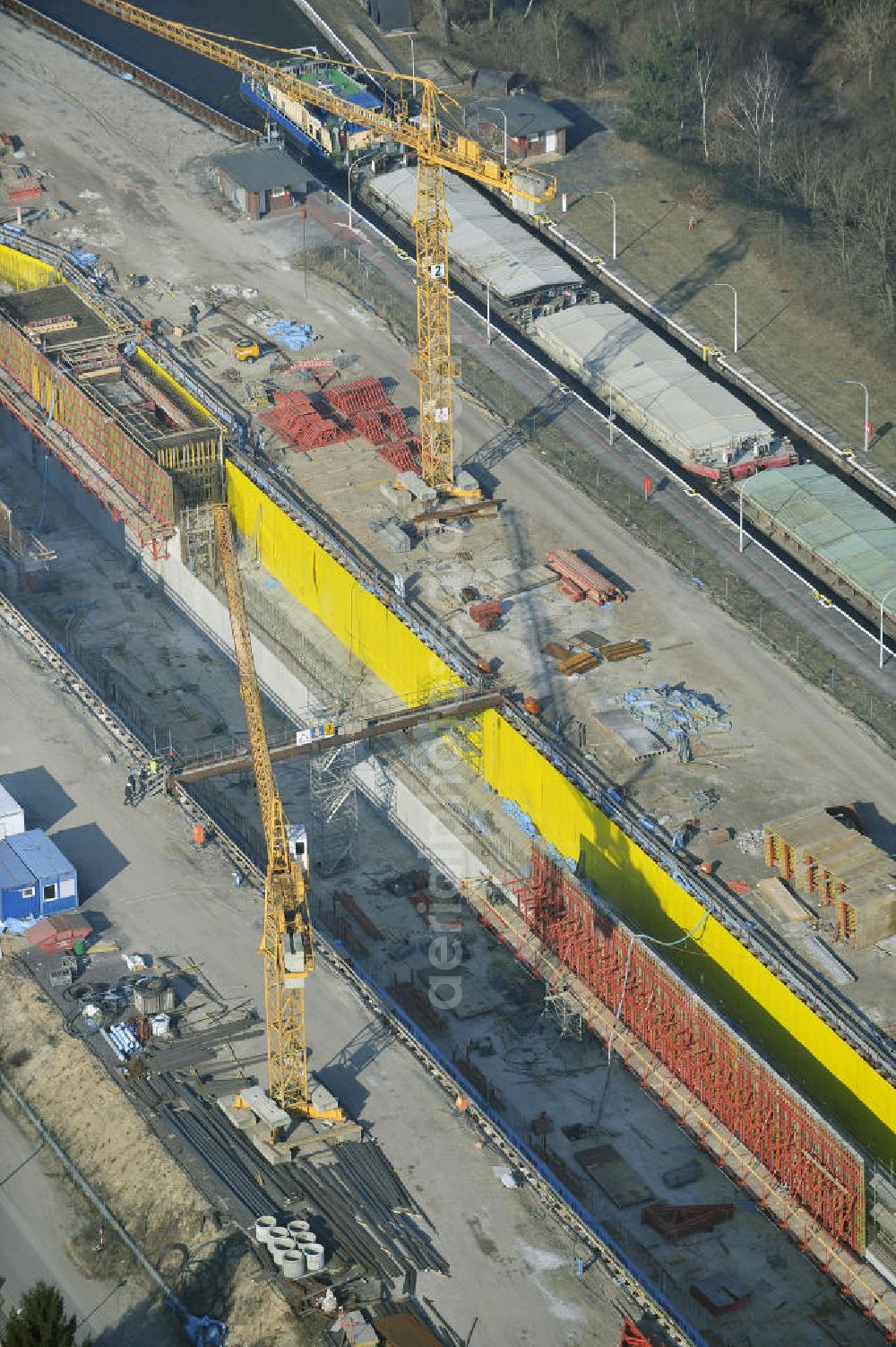 Wusterwitz from the bird's eye view: Blick auf die Erweiterungsbaustelle der Schleuse Wusterwitz. Ein Projekt des WSV: Wasserstraßen-Neubauamt Magdeburg, View of the construction site of the expansion lock Wusterwitz.