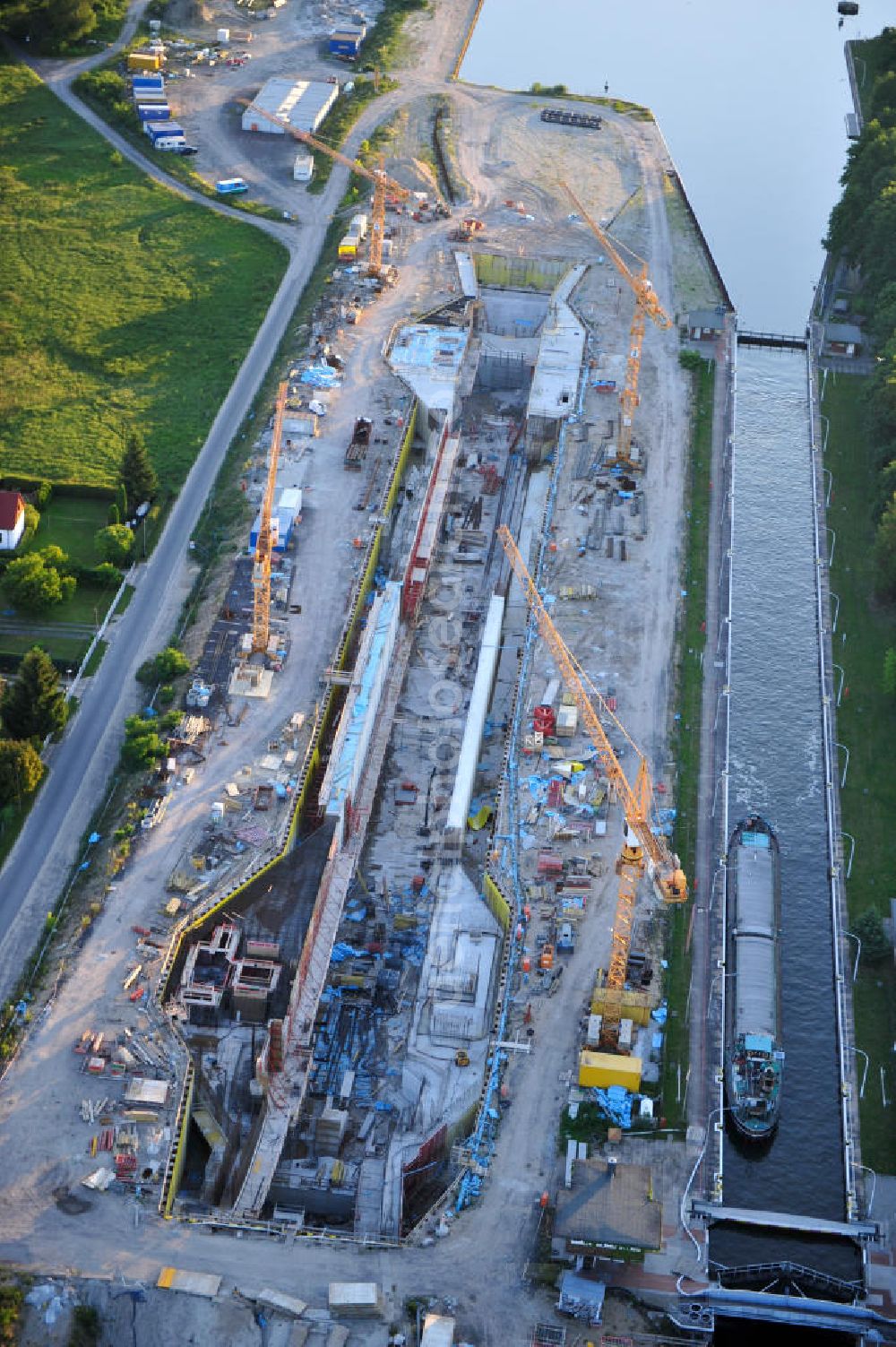 Aerial photograph Wusterwitz - Blick auf die Erweiterungsbaustelle der Schleuse Wusterwitz am Elbe-Havel-Kanal. Ein Projekt des WSV: Wasserstraßen-Neubauamt Magdeburg, View of the construction site of the expansion lock Wusterwitz.