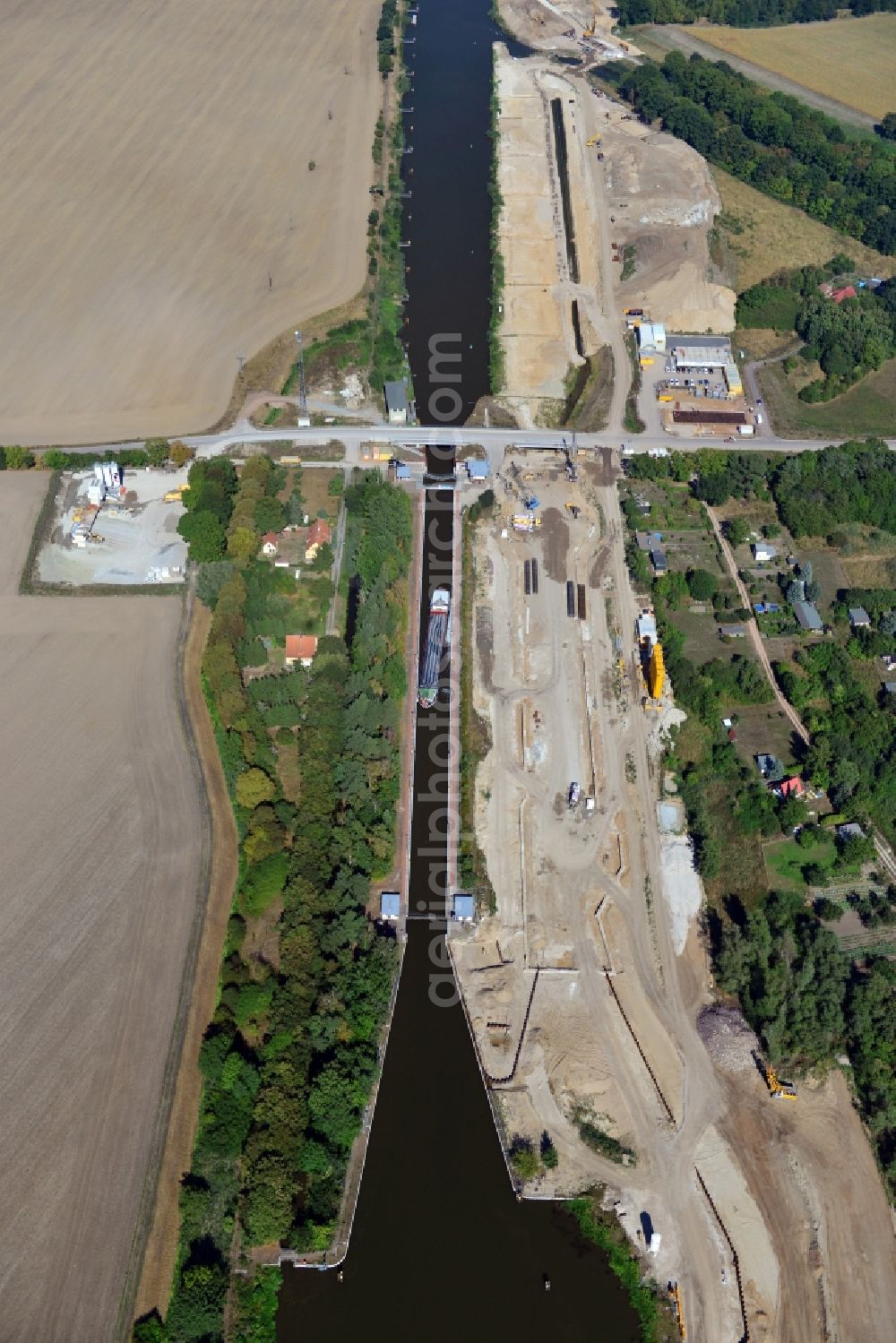 Zerben from the bird's eye view: Construction site at the Zerben lock, bridge and the riverside of the Elbe-Havel-Canel in the state Saxony-Anhalt