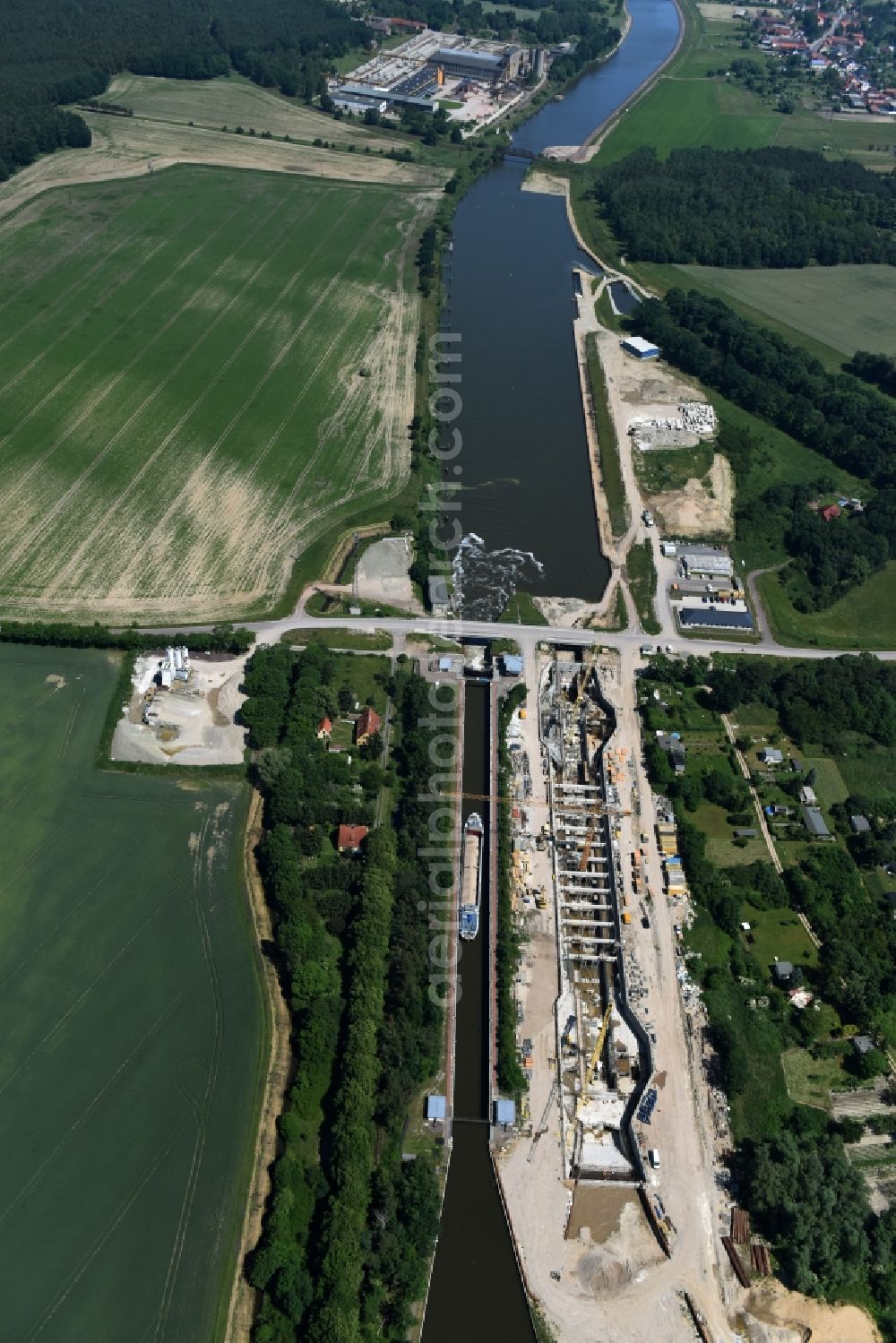 Aerial image Elbe-Parey - Construction site at the Zerben sluice, bridge and the weir at the riverside of the Elbe-Havel-Canel in the state Saxony-Anhalt