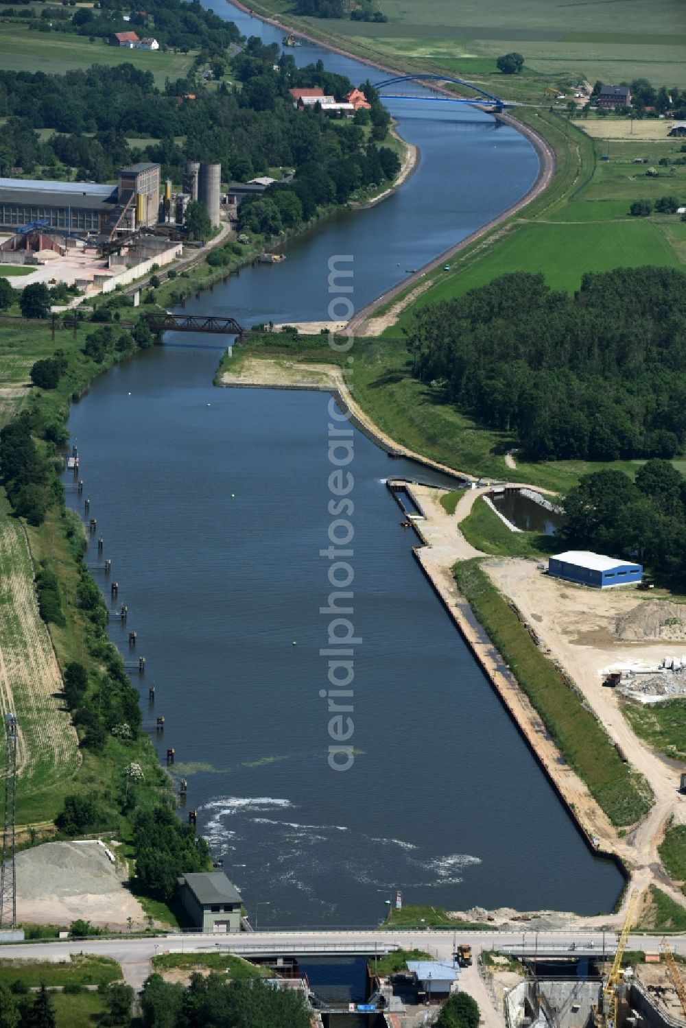 Aerial photograph Elbe-Parey - Construction site at the Zerben sluice, bridge and the weir at the riverside of the Elbe-Havel-Canel in the state Saxony-Anhalt