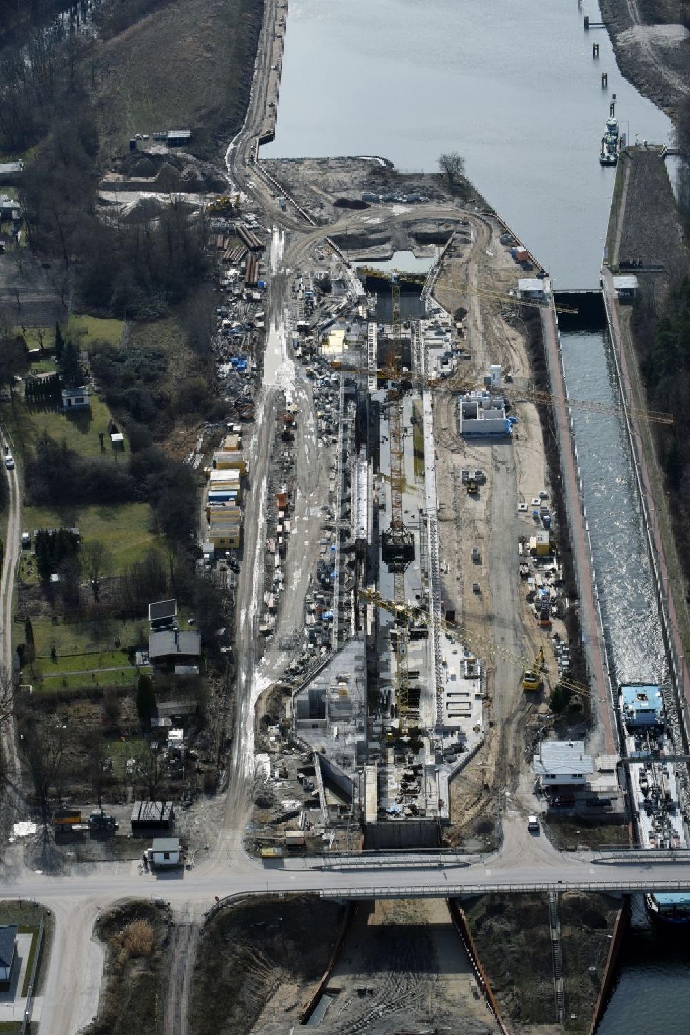 Aerial photograph Elbe-Parey - Construction site at the Zerben sluice, bridge and the weir at the riverside of the Elbe-Havel-Canel in the state Saxony-Anhalt