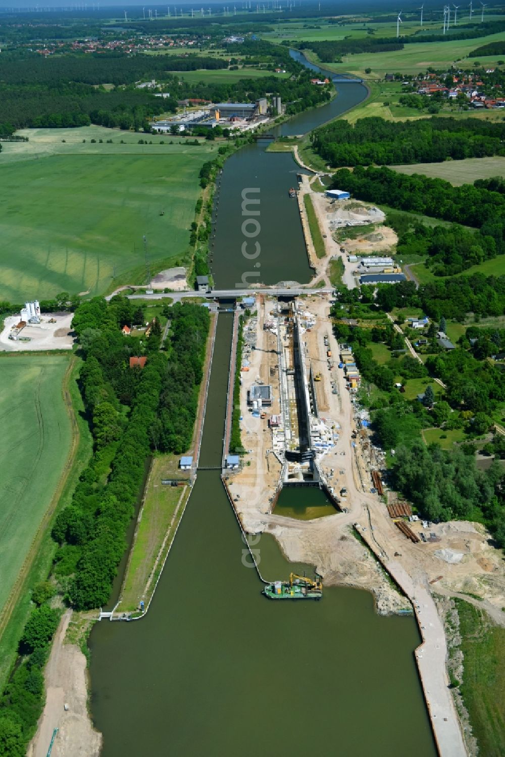 Elbe-Parey from the bird's eye view: Construction site at the Zerben sluice, bridge and the weir at the riverside of the Elbe-Havel-Canel in the state Saxony-Anhalt