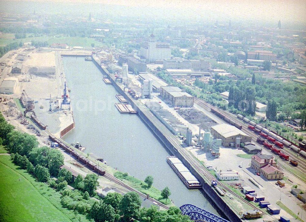 Aerial image Dresden / Sachs. - Baustelle der Sächsischen Binnenhafen Oberelbe GmbH an der Magdeburger Straße 58 in 01067 DRESDEN (tel.: 0351-49820).