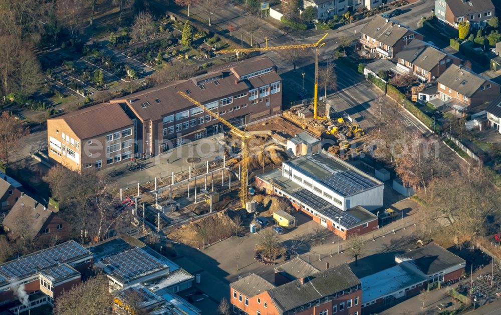 Aerial photograph Bottrop - School building of the Gemeinschaftshauptschule Kirchhellen - Vestisches Gymnasium in the district Kirchhellen in Bottrop in the state North Rhine-Westphalia