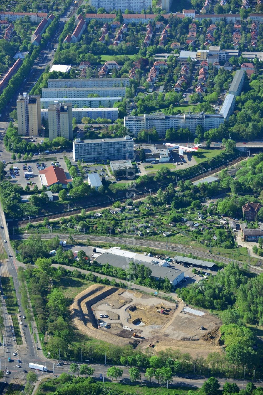 Aerial photograph Leipzig - Construction site in the Suedvorstadt part in Leipzig in the state Saxony. An antenna and broadcasting tower will be built on site. The construction site is located in the commercial area Messegrund on Richard-Lehmann-Strasse and Zwickauer Strasse