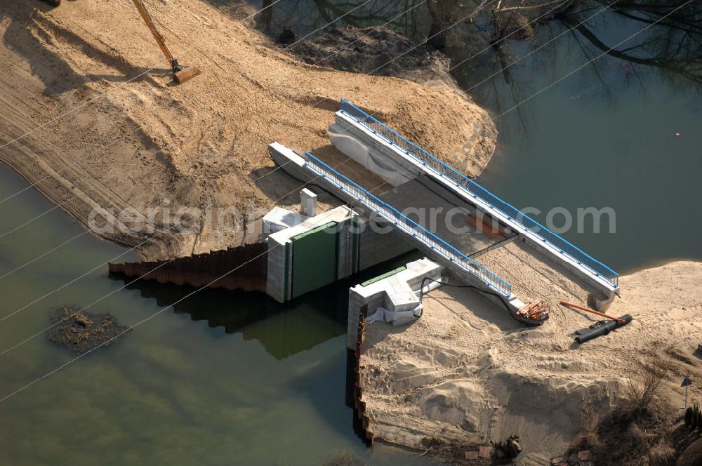 Aerial image Brieskow-Finkenheerd - View of the tense situation in the flood area of Brieskow-Finkenheerd in Brandenburg