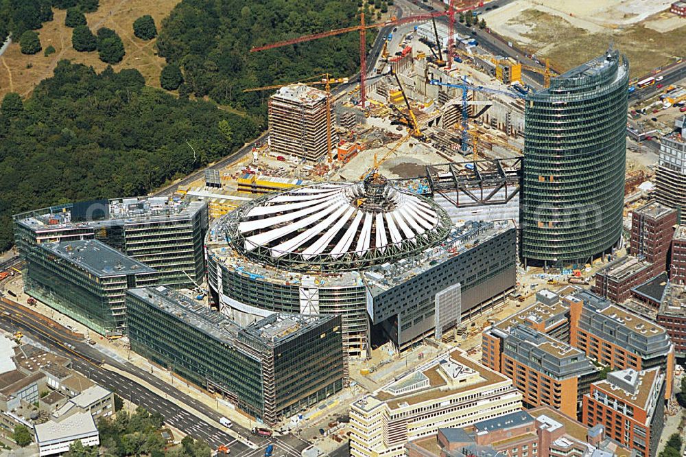 Berlin Mitte from the bird's eye view: Office buildings and commercials at the Potsdam Square in the borough Mitte