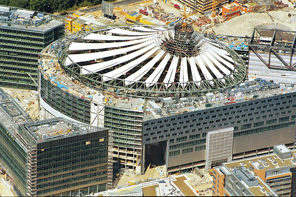 Aerial photograph Berlin Mitte - Office buildings and commercials at the Potsdam Square in the borough Mitte