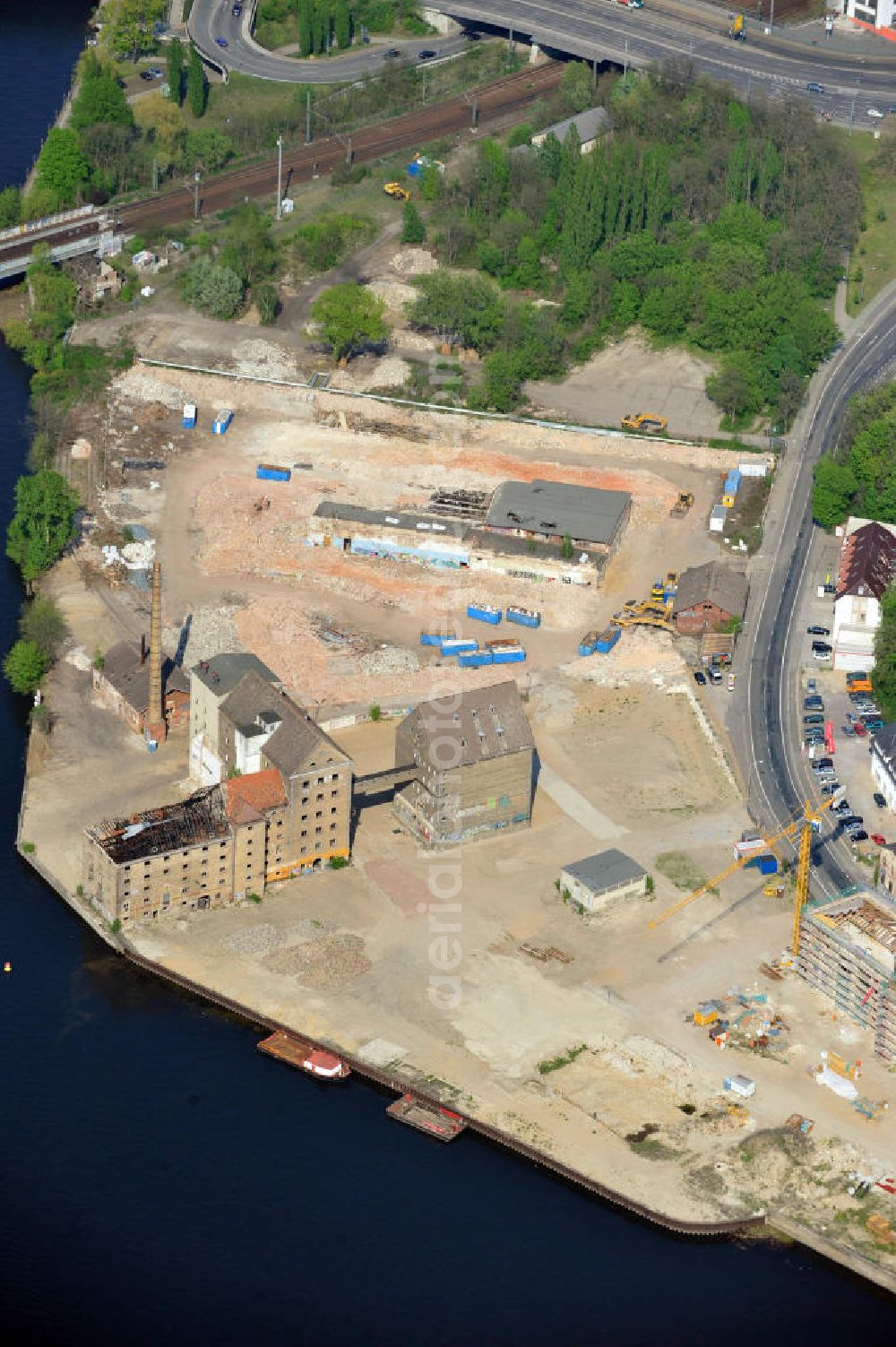 Aerial image Potsdam - Blick auf die Planflächen des Quartieres am Brauhausberg, die s.g. Speicherstadt, in der Potsdamer Templiner Vorstadt zwischen der Havel und der Leipziger Straße. Das Gebiet wird von den Unternehmen „Prinz von Preußen Grundbesitz AG“ , „Speicherstadt GmbH“ und „Pro Potsdam“, welche Teile der bestehenden Immobilie erworben haben, umgebaut. Propertys at the Brauhausberg, so-called Warehouse district between the river Havel and the street Leipziger Strasse.