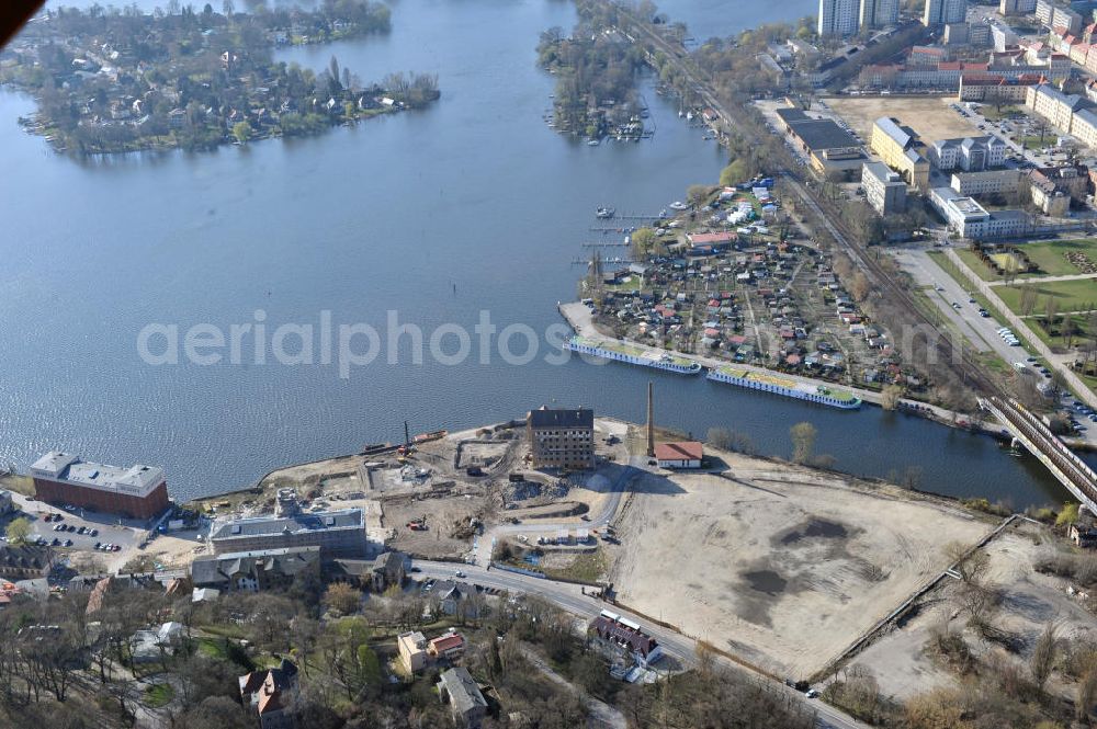 Potsdam from the bird's eye view: Propertys at the Brauhausberg, so-called Warehouse district between the river Havel and the street Leipziger Strasse