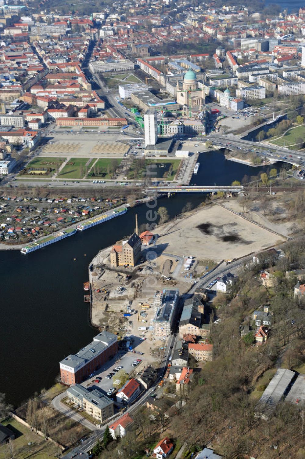 Potsdam from above - Propertys at the Brauhausberg, so-called Warehouse district between the river Havel and the street Leipziger Strasse