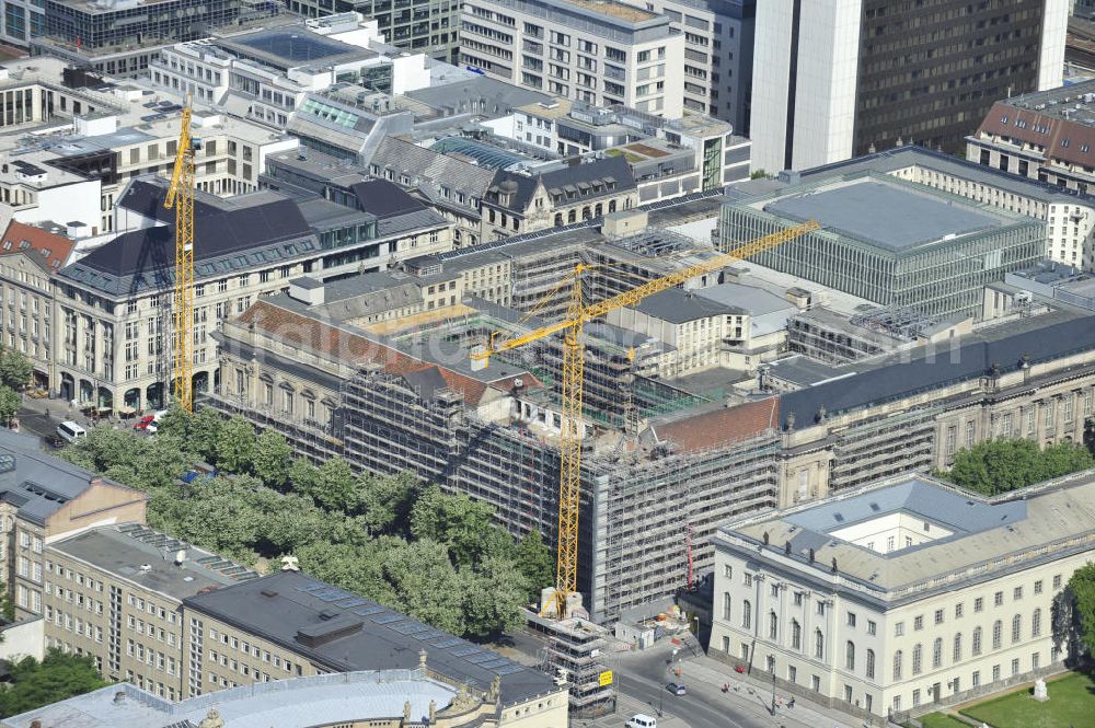 Aerial photograph Berlin - Look at the state library Berlin. The side wing of the North side is updated and a new reading room and a rara-books reading room are under construction