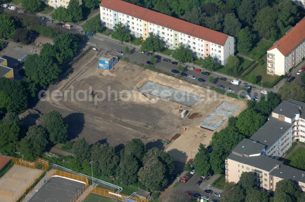 Berlin from the bird's eye view: Blick auf die Baufläche des neuen Stadtquartier „Stadtgärten Friedrichsfelde“ in Berlin-Lichtenberg. Views of the city built the new headquarters' city gardens Friedrichsfelde in Berlin-Lichtenberg.