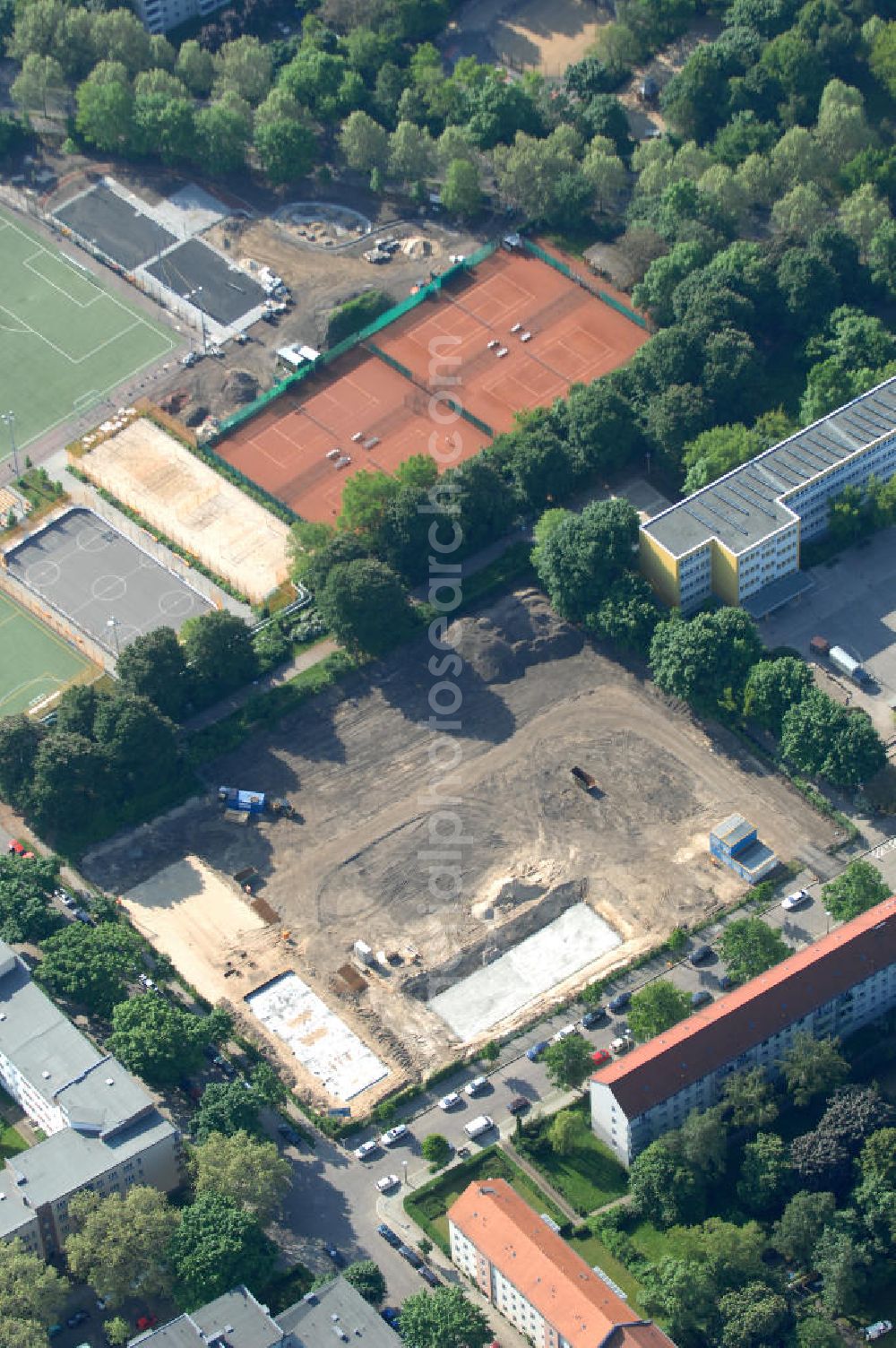 Aerial photograph Berlin - Blick auf die Baufläche des neuen Stadtquartier „Stadtgärten Friedrichsfelde“ in Berlin-Lichtenberg. Views of the city built the new headquarters' city gardens Friedrichsfelde in Berlin-Lichtenberg.