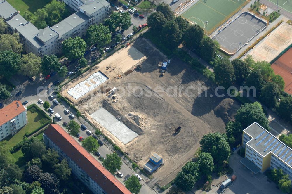 Aerial photograph Berlin - Blick auf die Baufläche des neuen Stadtquartier „Stadtgärten Friedrichsfelde“ in Berlin-Lichtenberg. Views of the city built the new headquarters' city gardens Friedrichsfelde in Berlin-Lichtenberg.