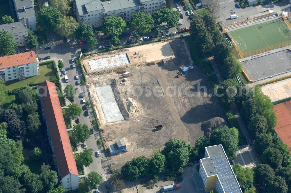 Berlin from above - Blick auf die Baufläche des neuen Stadtquartier „Stadtgärten Friedrichsfelde“ in Berlin-Lichtenberg. Views of the city built the new headquarters' city gardens Friedrichsfelde in Berlin-Lichtenberg.