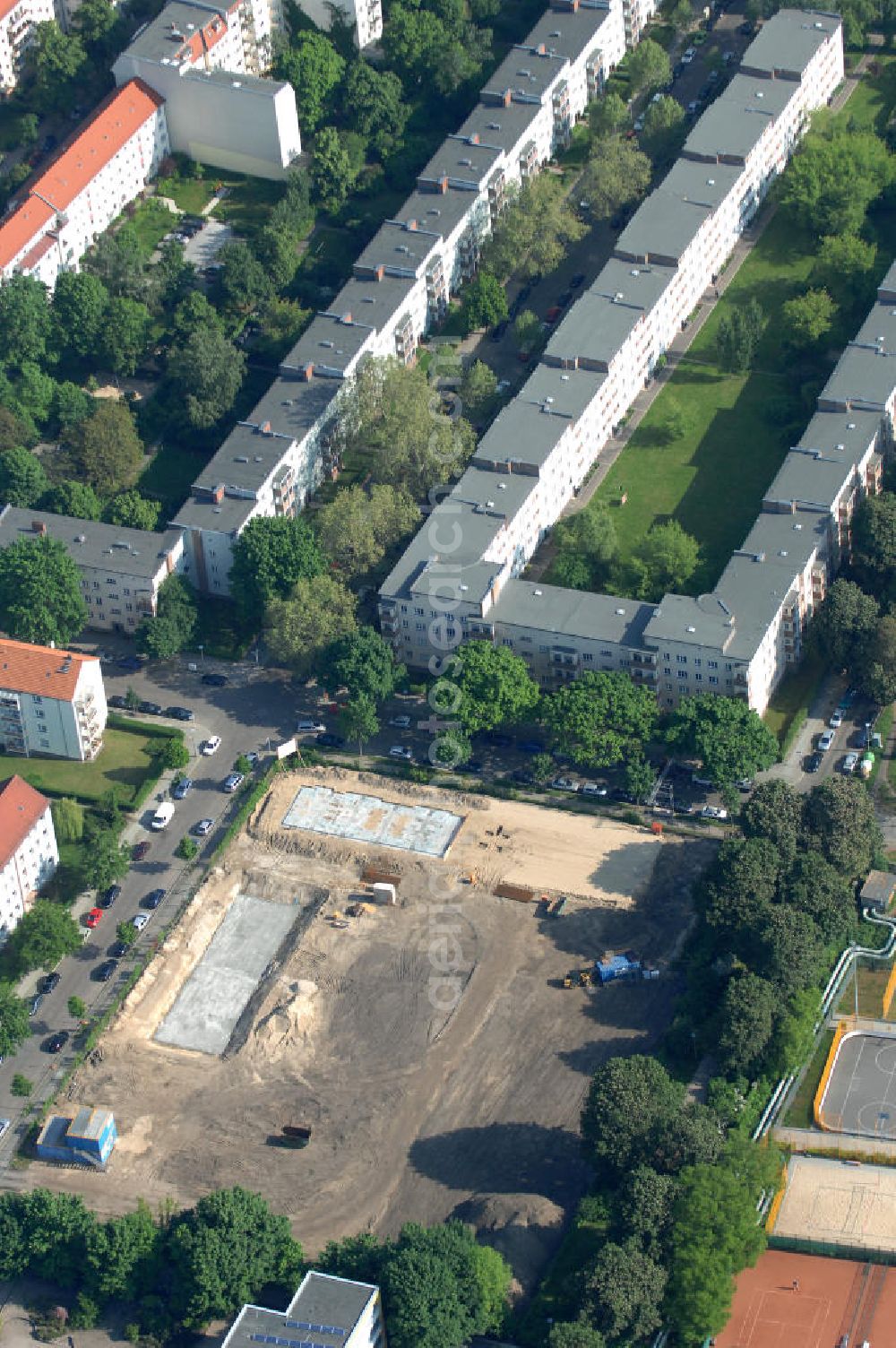 Berlin from above - Blick auf die Baufläche des neuen Stadtquartier „Stadtgärten Friedrichsfelde“ in Berlin-Lichtenberg. Views of the city built the new headquarters' city gardens Friedrichsfelde in Berlin-Lichtenberg.