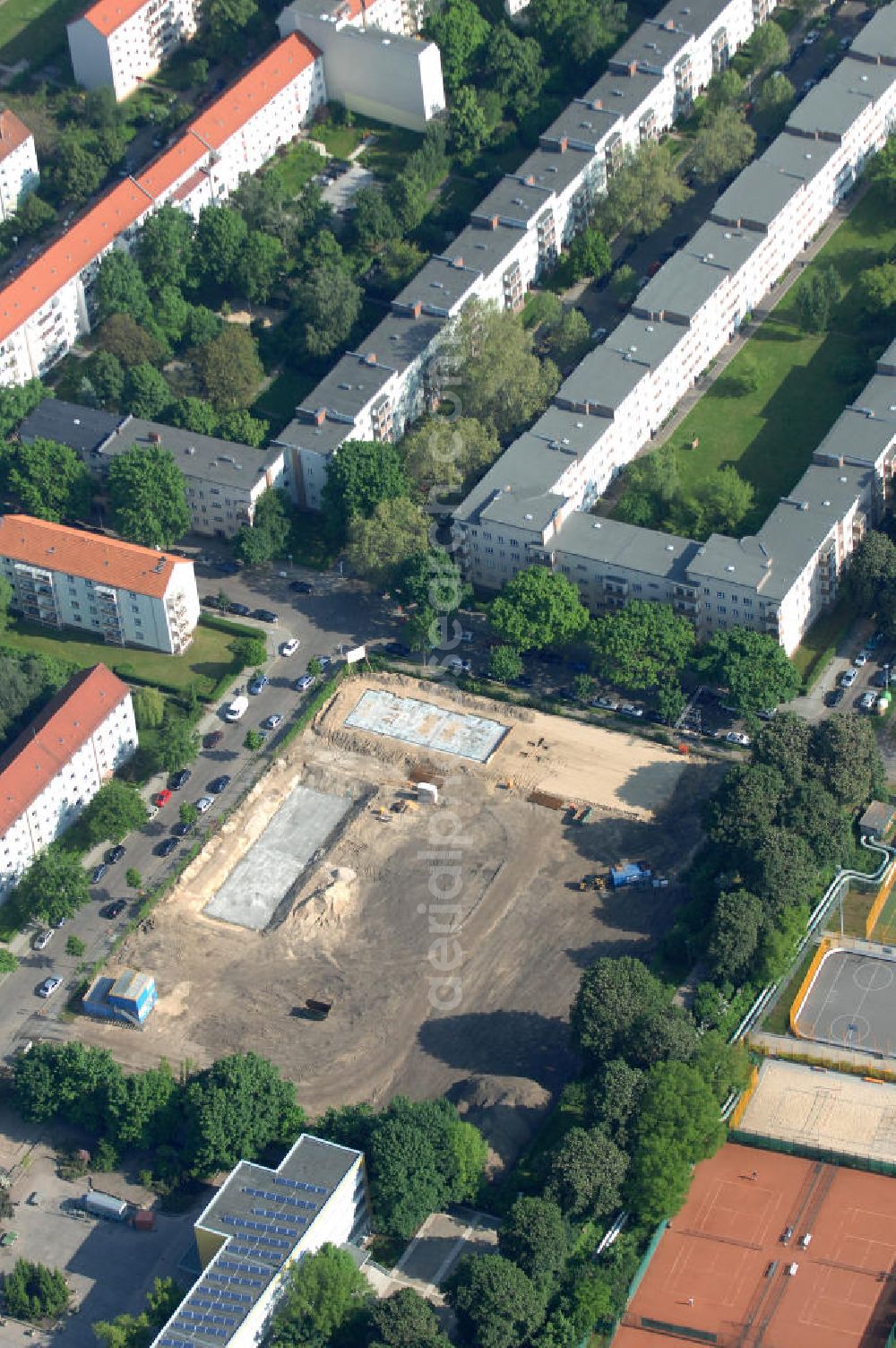 Berlin from the bird's eye view: Blick auf die Baufläche des neuen Stadtquartier „Stadtgärten Friedrichsfelde“ in Berlin-Lichtenberg. Views of the city built the new headquarters' city gardens Friedrichsfelde in Berlin-Lichtenberg.