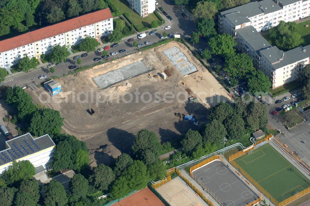 Aerial image Berlin - Blick auf die Baufläche des neuen Stadtquartier „Stadtgärten Friedrichsfelde“ in Berlin-Lichtenberg. Views of the city built the new headquarters' city gardens Friedrichsfelde in Berlin-Lichtenberg.