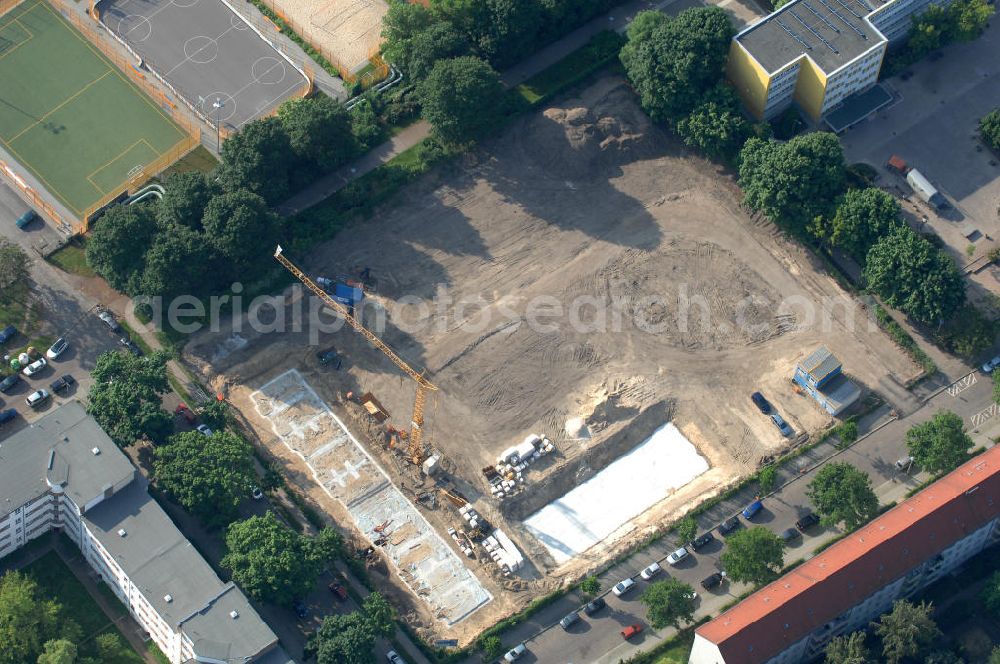 Aerial photograph Berlin - Blick auf die Baufläche des neuen Stadtquartier „Stadtgärten Friedrichsfelde“ in Berlin-Lichtenberg. Views of the city built the new headquarters' city gardens Friedrichsfelde in Berlin-Lichtenberg.