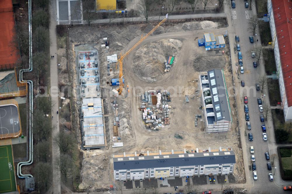 Aerial photograph Berlin Lichtenberg - Blick auf die Baufläche des neuen Stadtquartier „Stadtgärten Friedrichsfelde“ in Berlin-Lichtenberg. Views of the city built the new headquarters' city gardens Friedrichsfelde in Berlin-Lichtenberg.