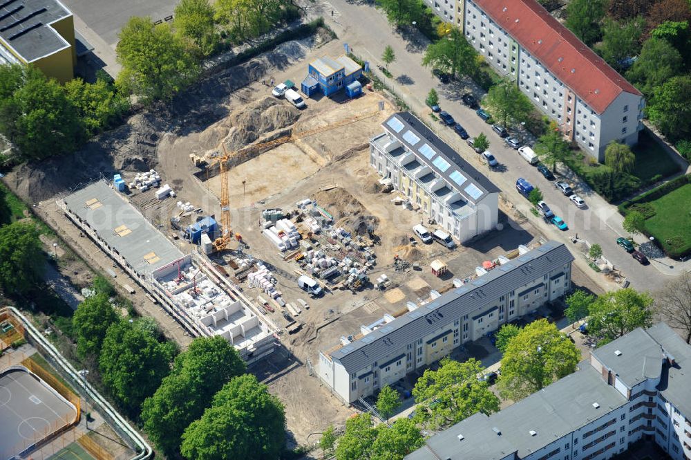 Berlin-Lichtenberg from above - Blick auf die Baufläche des neuen Stadtquartier „Stadtgärten Friedrichsfelde“ in Berlin-Lichtenberg. Views of the city built the new headquarters' city gardens Friedrichsfelde in Berlin-Lichtenberg.