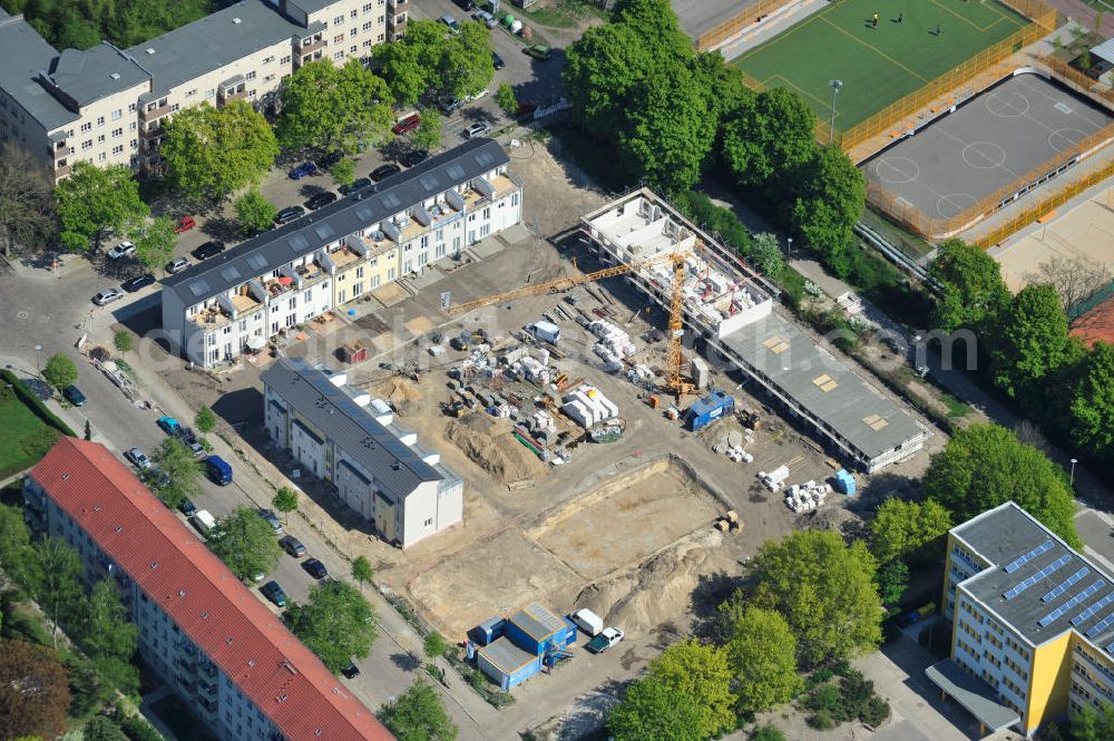 Aerial photograph Berlin-Lichtenberg - Blick auf die Baufläche des neuen Stadtquartier „Stadtgärten Friedrichsfelde“ in Berlin-Lichtenberg. Views of the city built the new headquarters' city gardens Friedrichsfelde in Berlin-Lichtenberg.