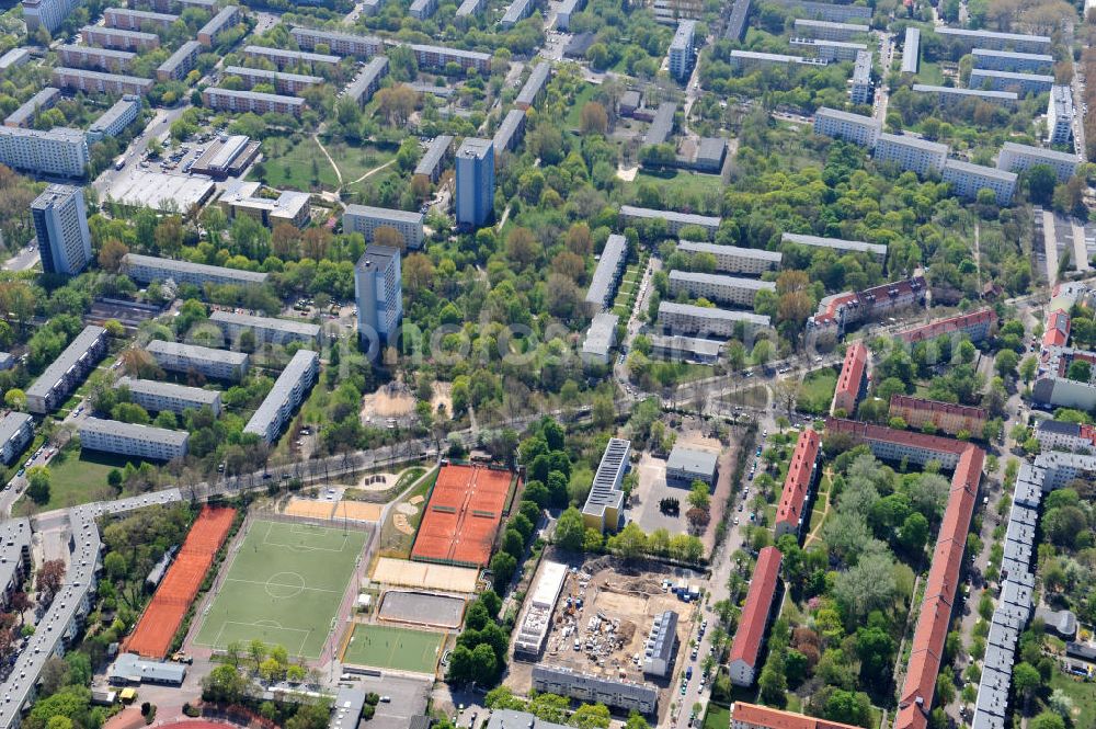 Aerial image Berlin-Lichtenberg - Blick auf die Baufläche des neuen Stadtquartier „Stadtgärten Friedrichsfelde“ in Berlin-Lichtenberg. Views of the city built the new headquarters' city gardens Friedrichsfelde in Berlin-Lichtenberg.