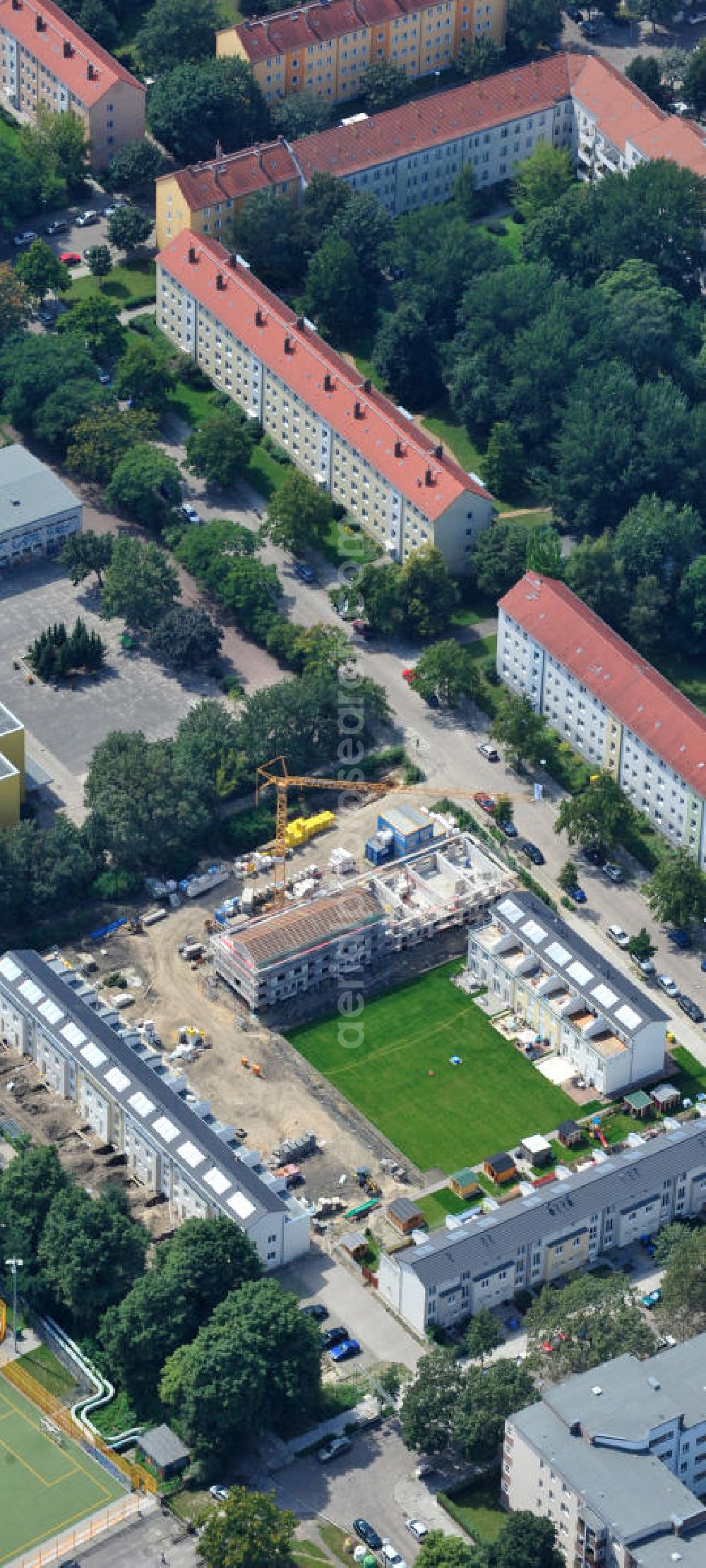 Berlin Lichtenberg from the bird's eye view: Blick auf die Baufläche des neuen Stadtquartier „Stadtgärten Friedrichsfelde“ in Berlin-Lichtenberg. Views of the city built the new headquarters' city gardens Friedrichsfelde in Berlin-Lichtenberg.