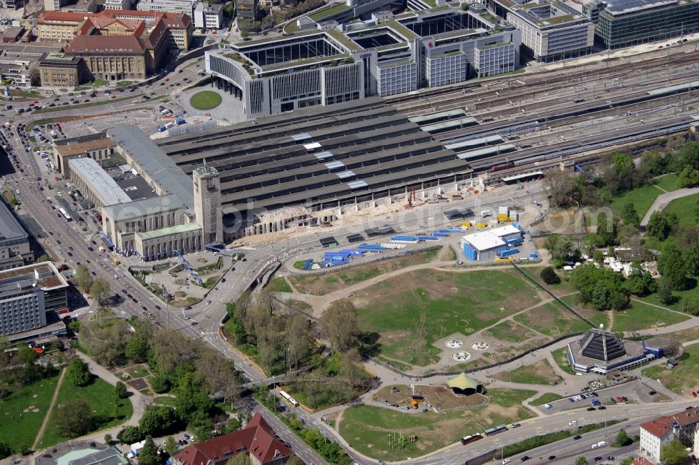 Aerial photograph Stuttgart - Construction site at the Stuttgart Central station in Baden-Wuerttemberg. The termnal station will be largely demolished during the project Stuttgart 21 and converted into an underground transit station