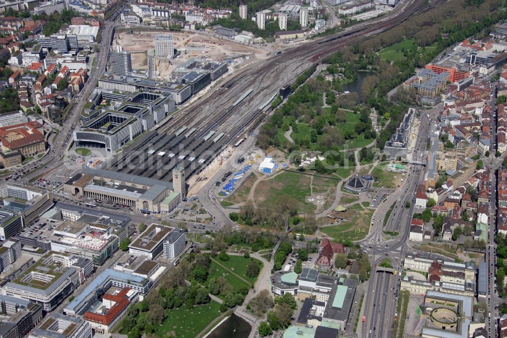 Aerial photograph Stuttgart - Construction site at the Stuttgart Central station in Baden-Wuerttemberg. The termnal station will be largely demolished during the project Stuttgart 21 and converted into an underground transit station