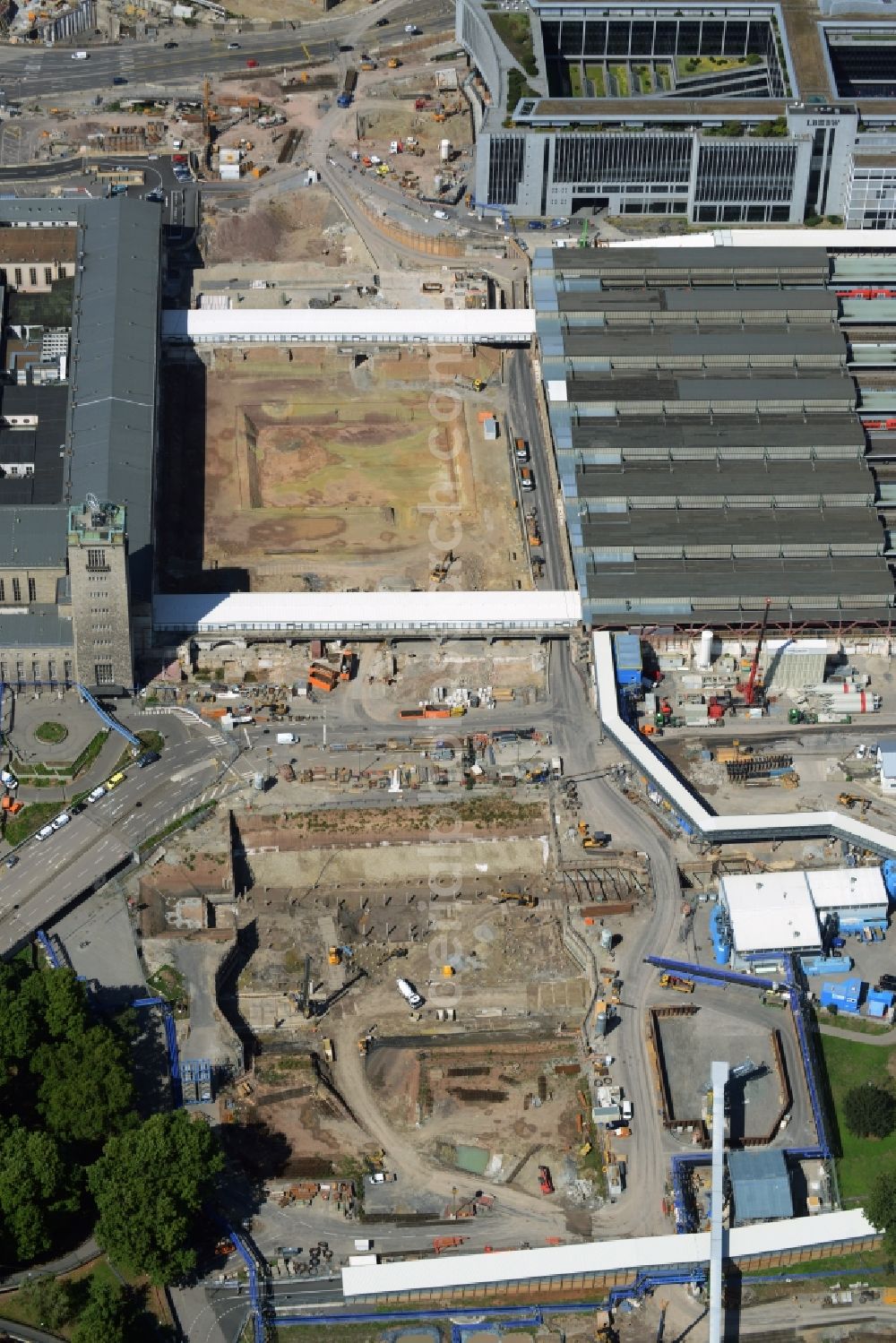 Aerial photograph Stuttgart - Construction site at the Stuttgart Central station in Baden-Wuerttemberg. The termnal station will be largely demolished during the project Stuttgart 21 and converted into an underground transit station