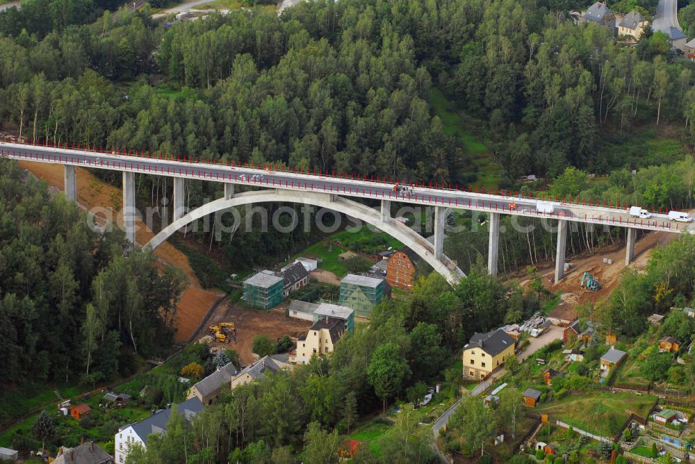 Aue from the bird's eye view: Blick auf die Baustelle der Talbrücke / Brücke Alberoda. Über die Brücke führt die Schnellstraße 255 / Autobahnzubringer A72.