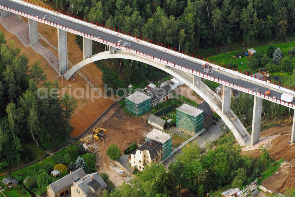 Aerial photograph Aue - Blick auf die Baustelle der Talbrücke / Brücke Alberoda. Über die Brücke führt die Schnellstraße 255 / Autobahnzubringer A72.